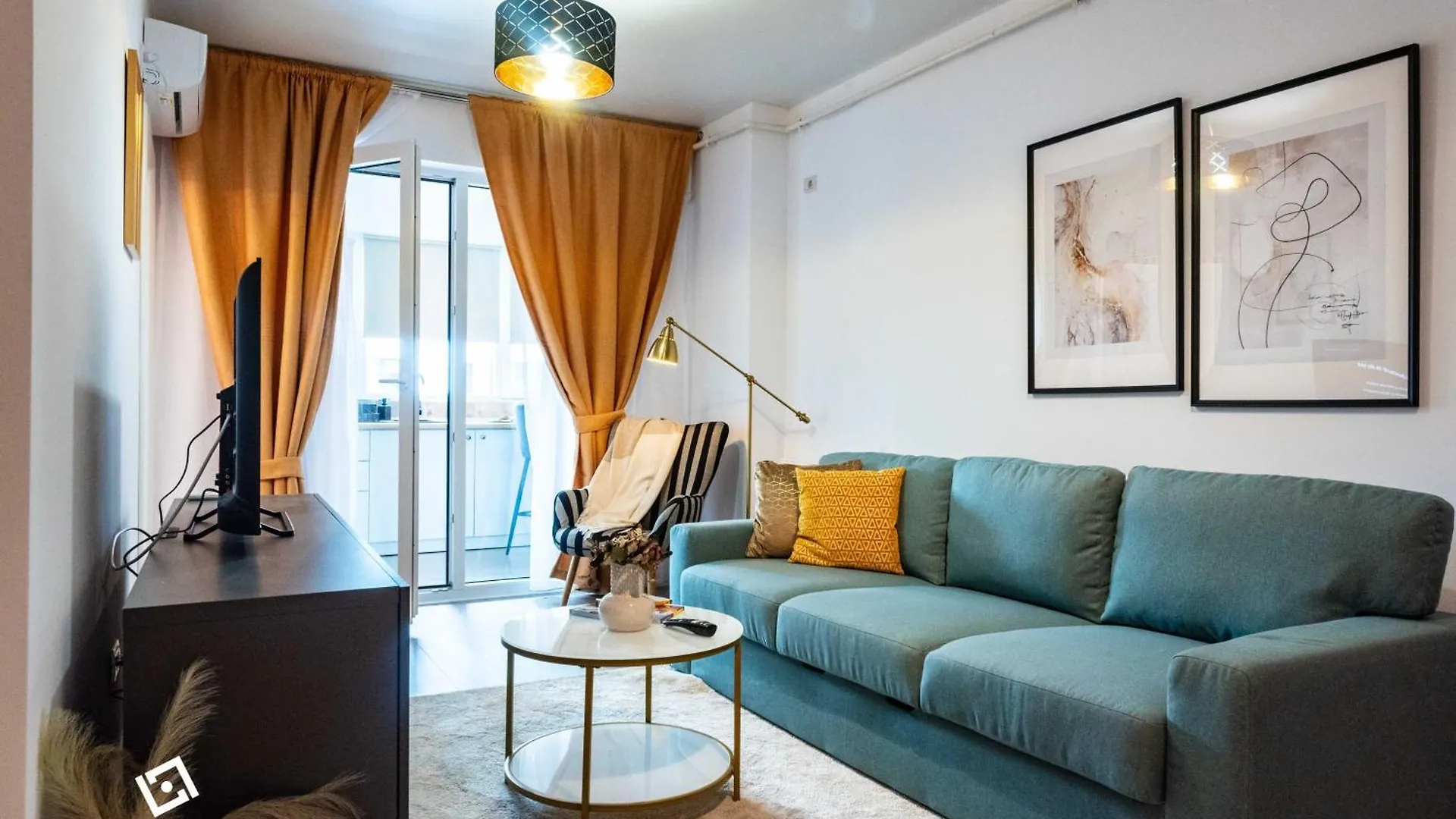 Central Apartments Near Unirii Square & Old Town Bucharest Romania