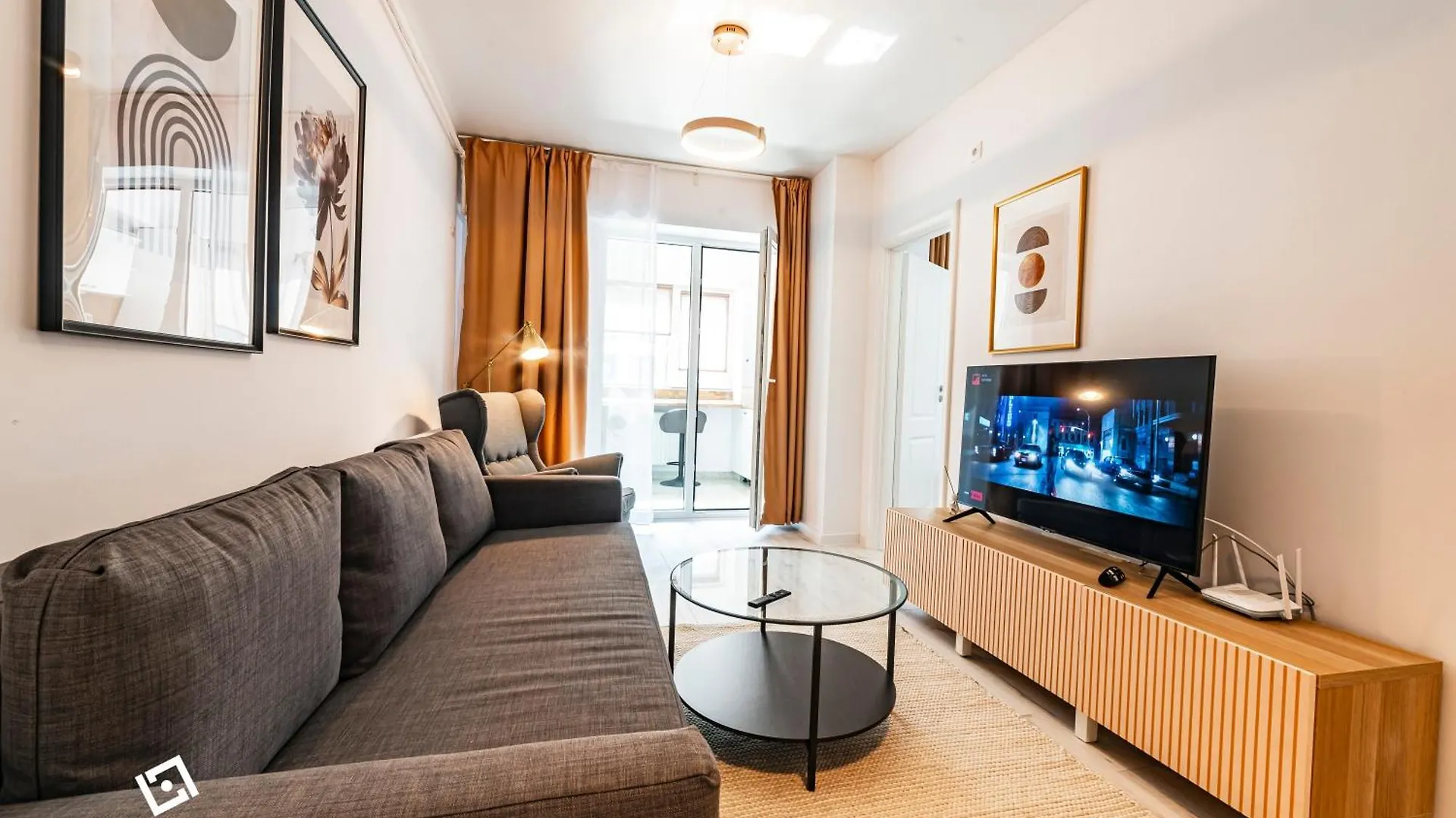 Central Apartments Near Unirii Square & Old Town Bucharest