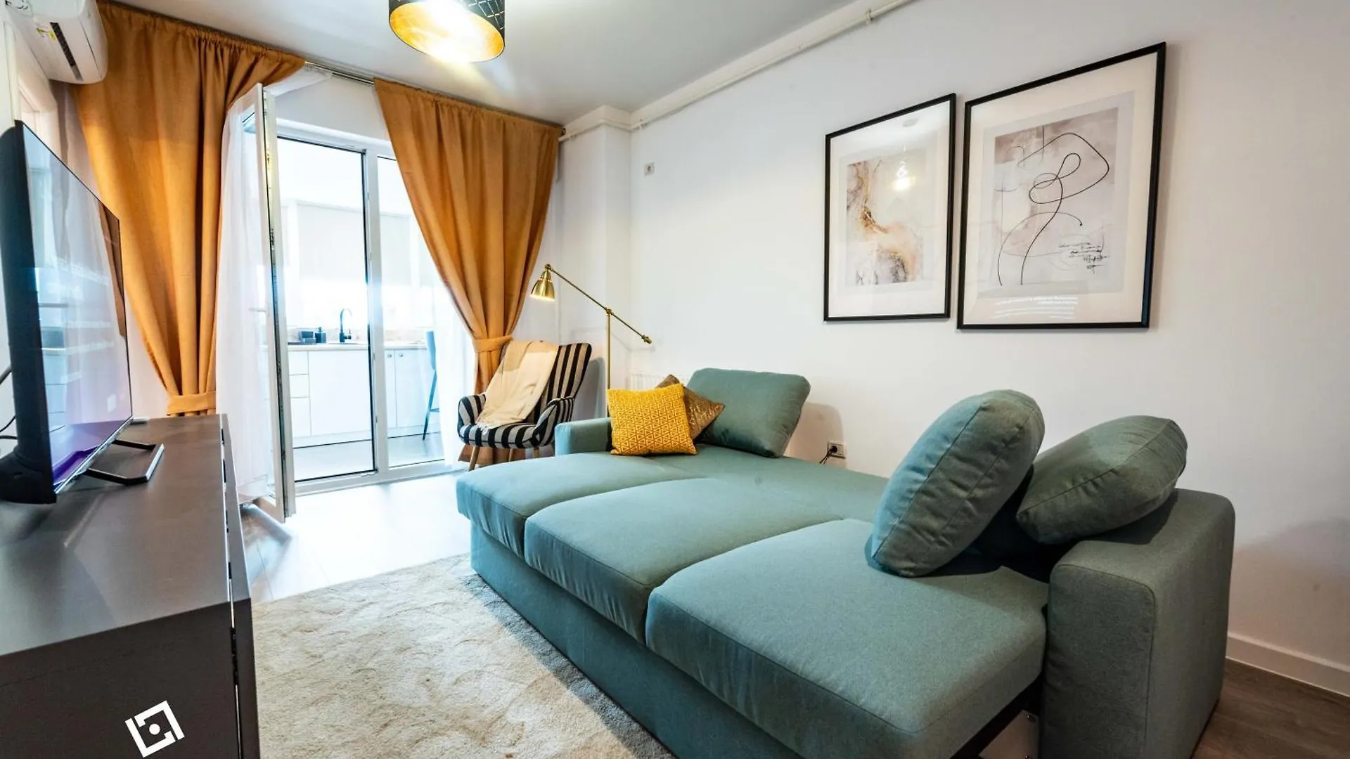 Central Apartments Near Unirii Square & Old Town Bucharest