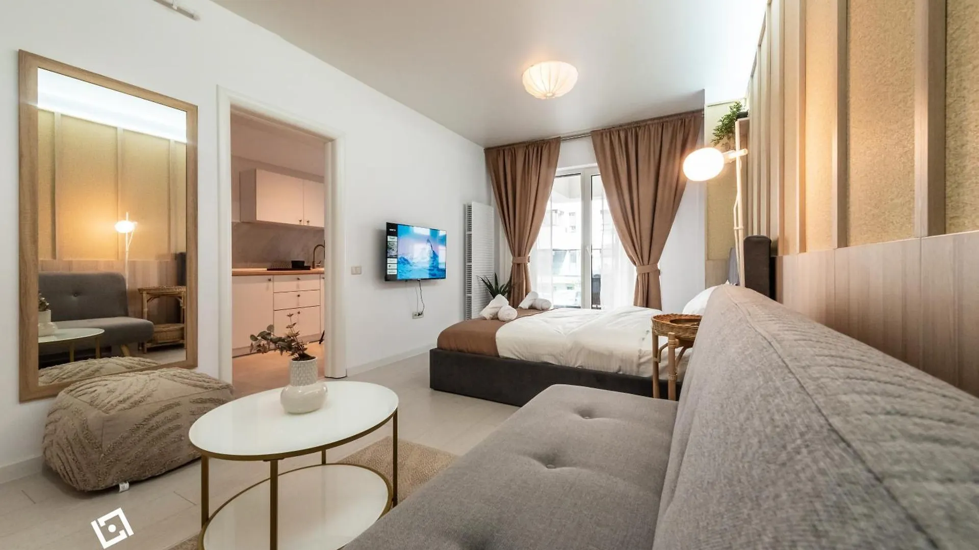 Central Apartments Near Unirii Square & Old Town Bucharest 0*,